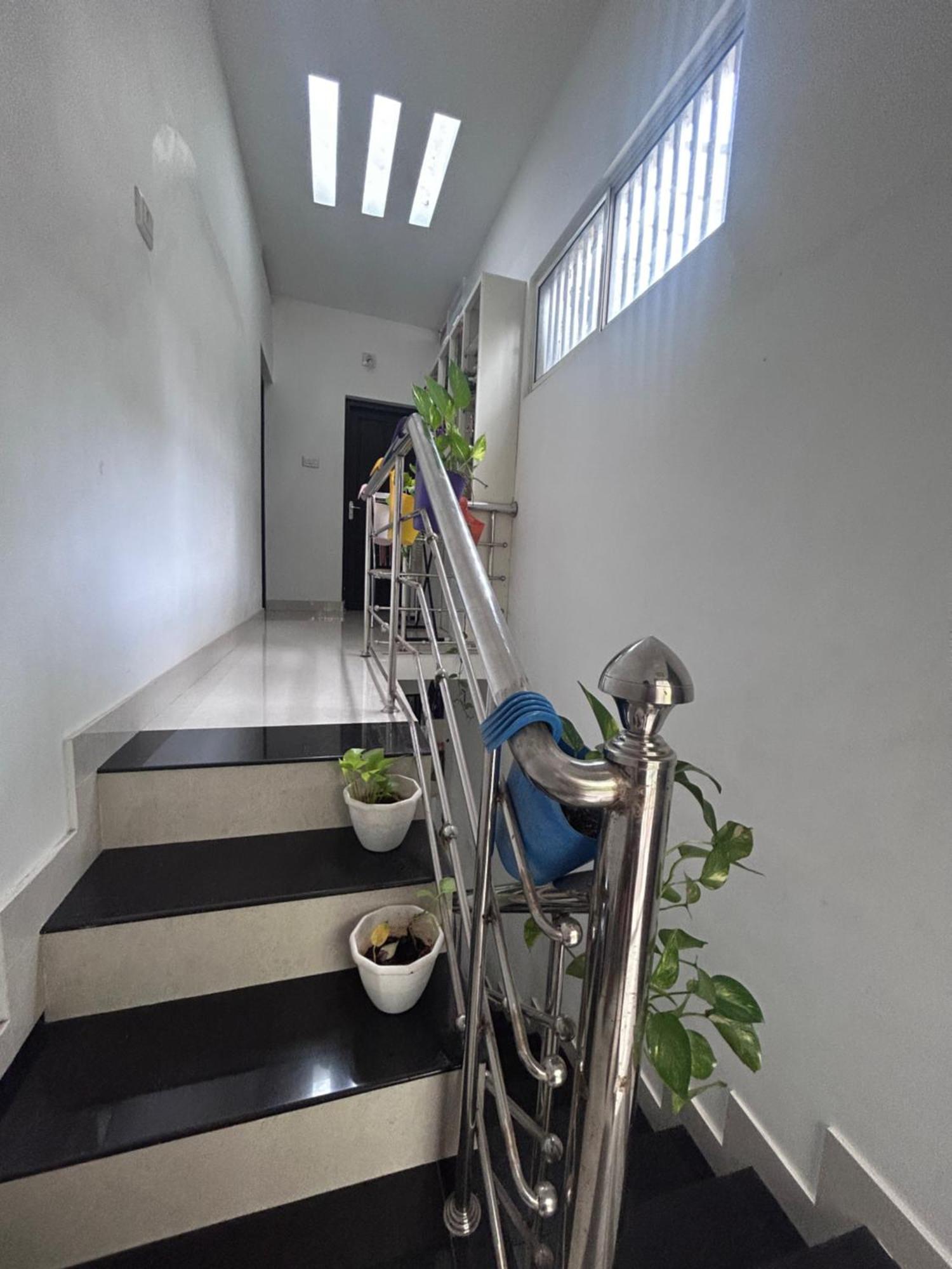 Chaithritha Ladies Homestay Thiruvananthapuram Exterior foto