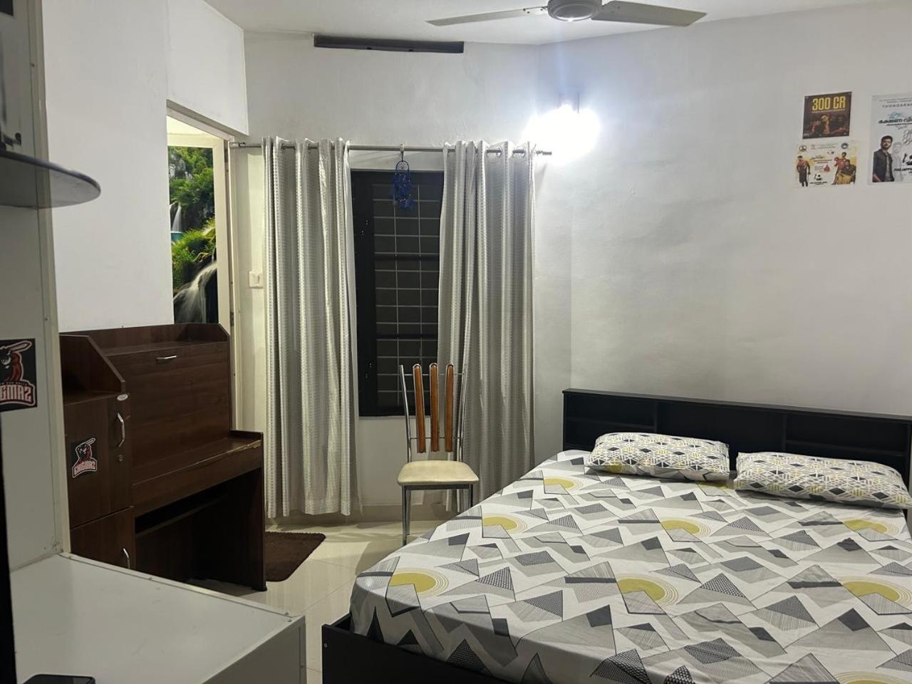 Chaithritha Ladies Homestay Thiruvananthapuram Exterior foto