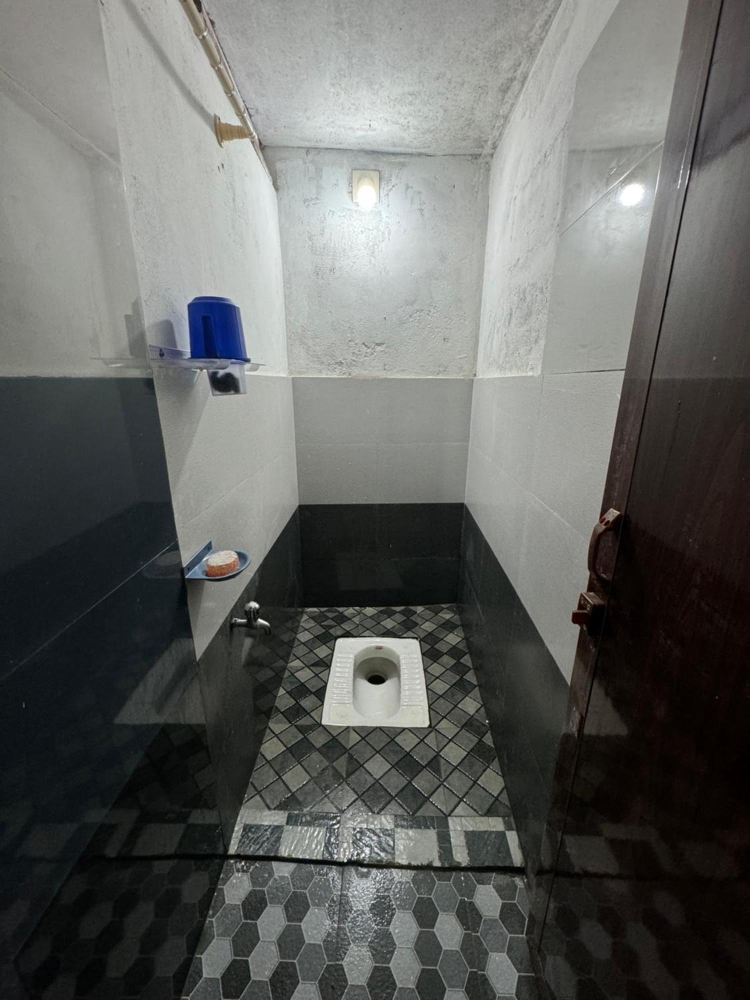 Chaithritha Ladies Homestay Thiruvananthapuram Exterior foto