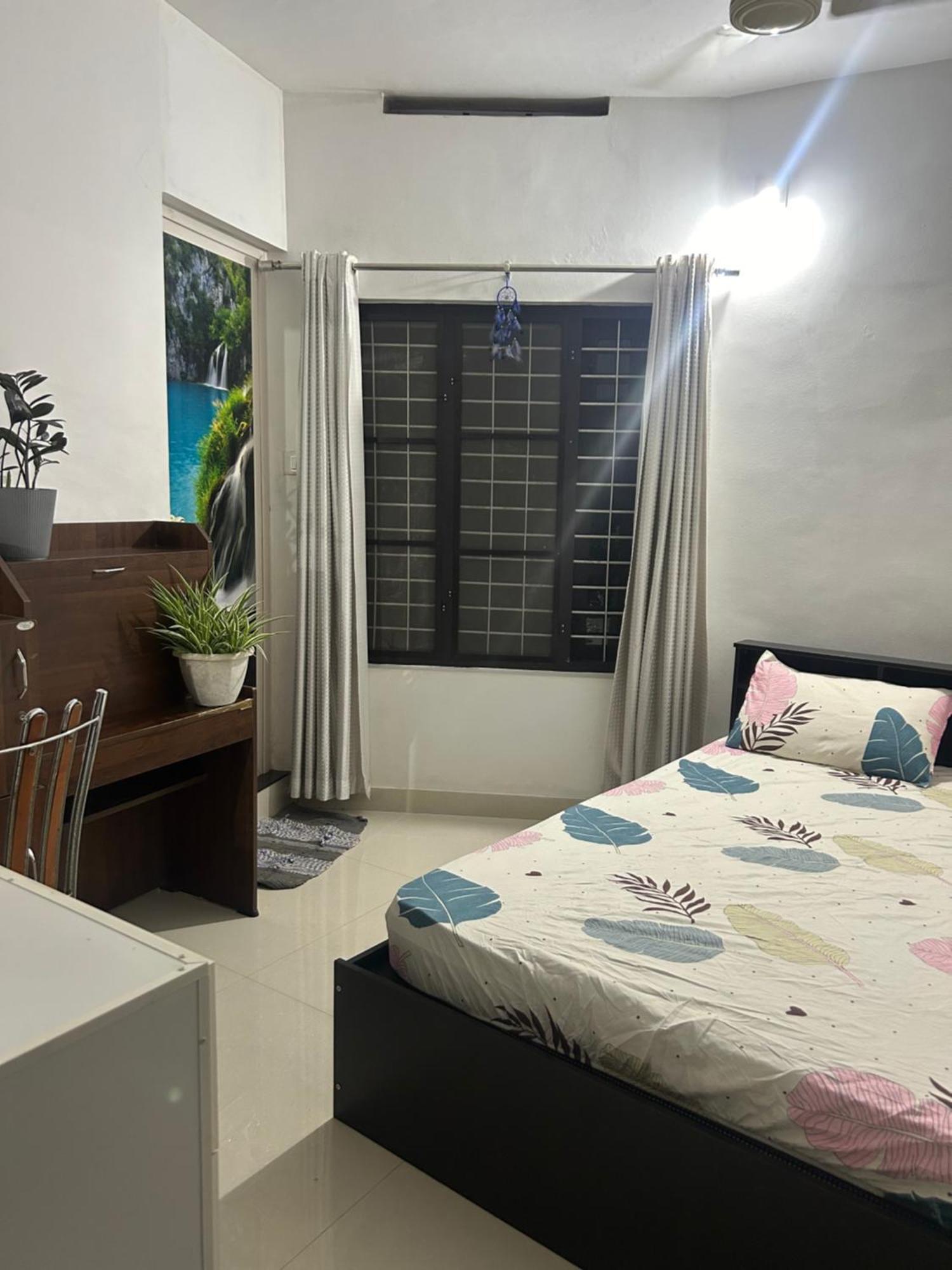 Chaithritha Ladies Homestay Thiruvananthapuram Exterior foto